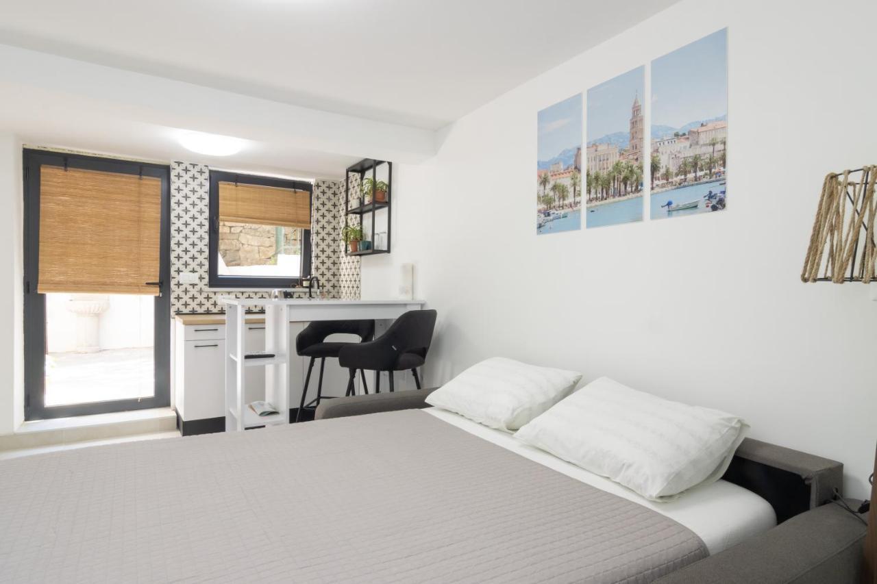 Studio Tina In Centar With Parking Spalato Esterno foto